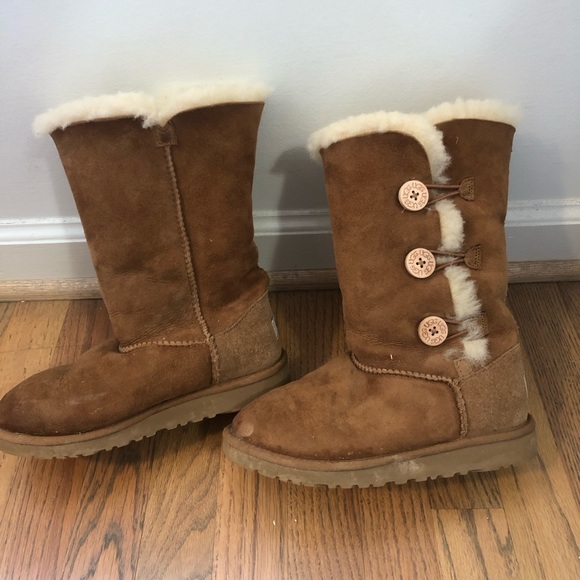 UGG Girls' Button Triplet boot - Picture 5 of 14